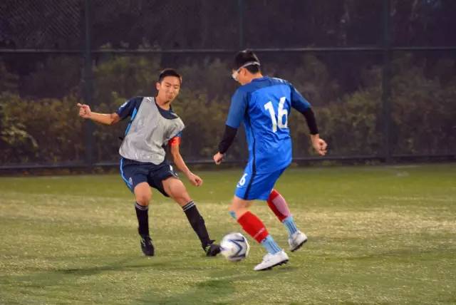 出全力冲刺 出全力冲刺