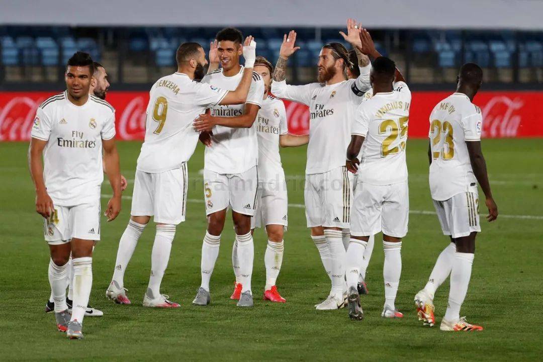 潘展乐一步 潘展乐一步