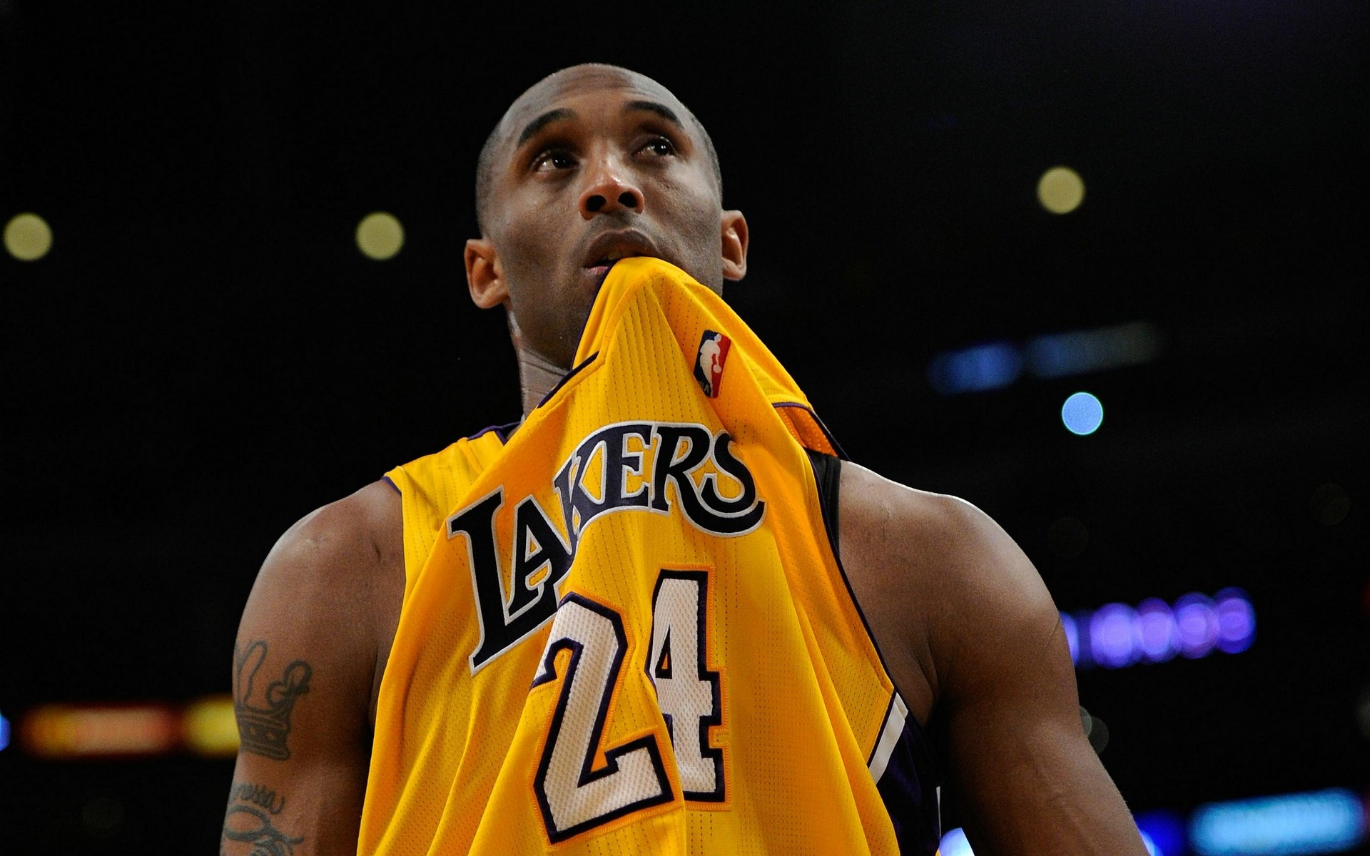 0自决赛中 0自决赛中